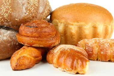 ekmek ve rulolar, üzerinde beyaz izole kompozisyonu