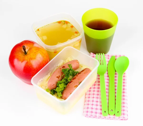Välsmakande lunch i plastbehållare, isolerad på vit — Stockfoto