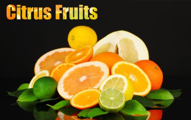 Olgun narenciye siyah izole bir sürü