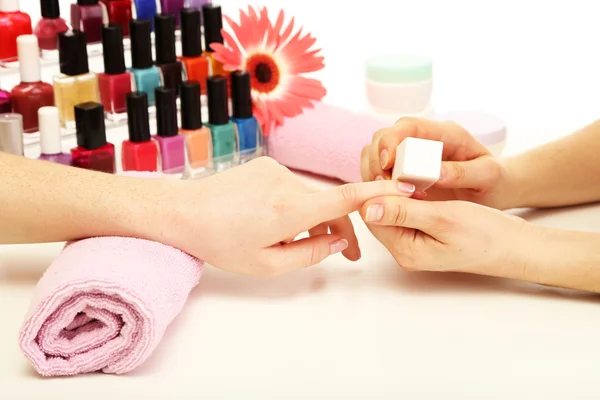 Manicure process in beauty salon, close up — Stock Photo, Image
