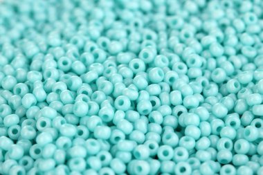 Turkuaz boncuk portre