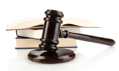 tahta tokmak ve üzerinde beyaz izole kitap