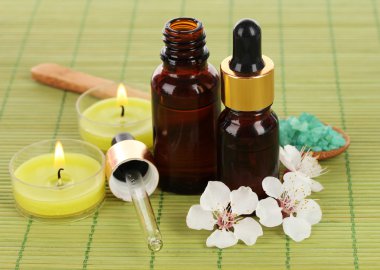 aroma yağları üzerinde tablo yakın çekim ile Spa kompozisyon