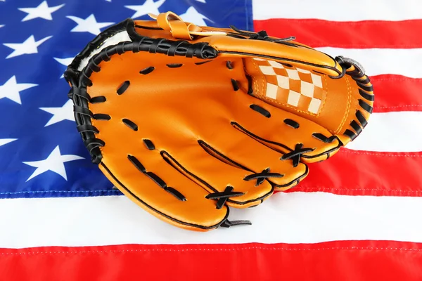 Guanto da baseball su sfondo bandiera americana — Foto Stock