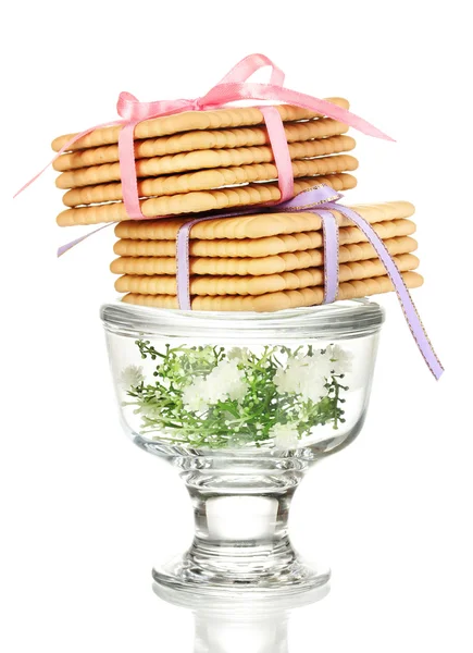 Dolci biscotti legati con nastri colorati isolati su bianco — Foto Stock