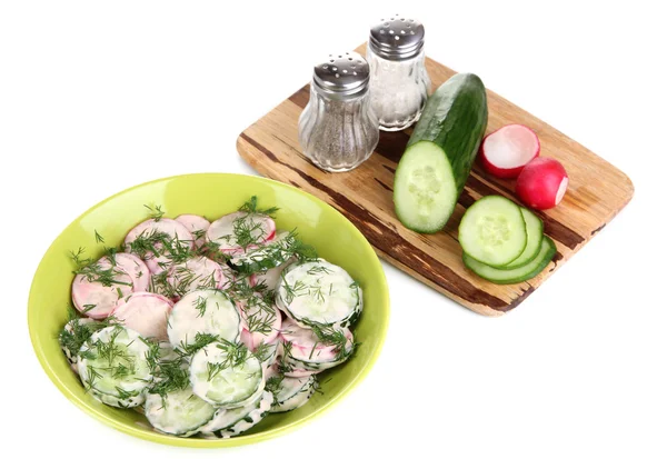 Ensalada de vitamina vegetal en plato aislado sobre blanco —  Fotos de Stock