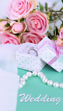 Yüzük ahşap zemin