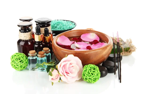 Composición del spa con aceites aromáticos aislados en blanco — Foto de Stock