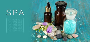 ahşap masa yakın çekim güzel spa ayarı