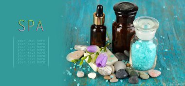 ahşap masa yakın çekim güzel spa ayarı