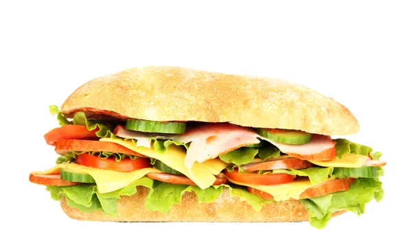 Vers en smakelijk sandwich met ham en groenten geïsoleerd op wit — Stockfoto