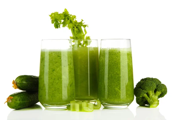 Vasos de jugo de verdura verde, aislados en blanco —  Fotos de Stock