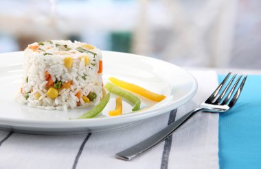 kafede masada sebzeler lezzetli risotto