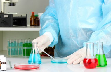 bilim adamı iletken araştırma laboratuvarında yakın çekim