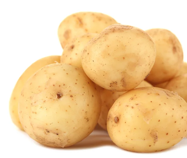 Batatas jovens no fundo branco close-up — Fotografia de Stock