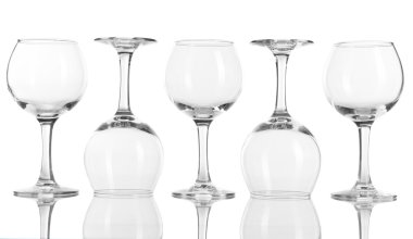 Gözlükler beyazda izole