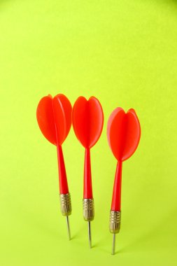 yeşil renkli Dart