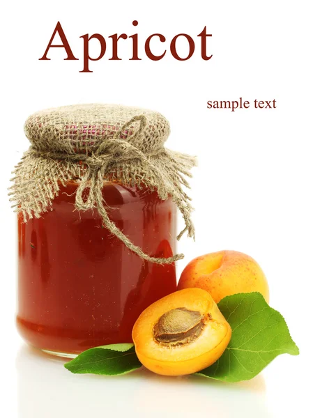 Apricot jam in a jar and sweet apricots isolated on white — Stock Photo, Image