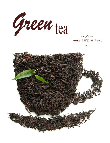 Tè nero secco con foglie verdi, isolato su bianco — Foto Stock