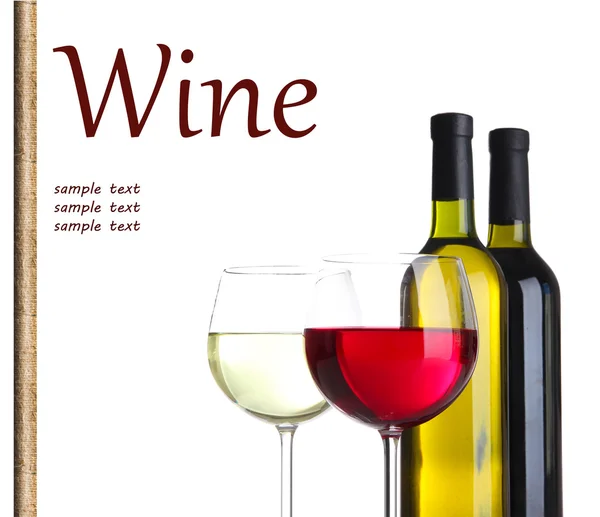 Очки и бутылки с красным и белым вином изолированы на белом — стоковое фото