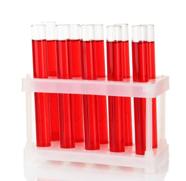 Laboratuvardaki test tüpleri beyaza izole edilmiş.