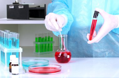 bilim adamı iletken araştırma laboratuvarında yakın çekim