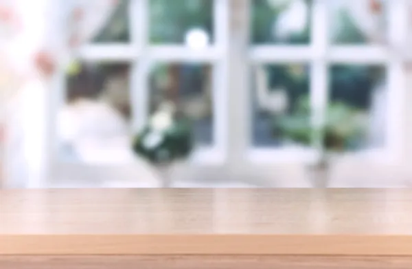 Oda arka plan üzerinde ahşap tablo