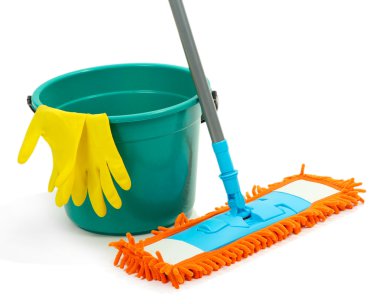 paspas, üzerinde beyaz izole, plastik kova ve lastik eldiven