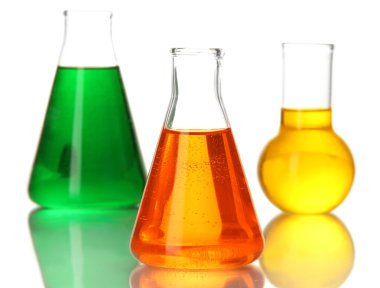 test tüpleri ile üzerine beyaz izole renkli sıvı