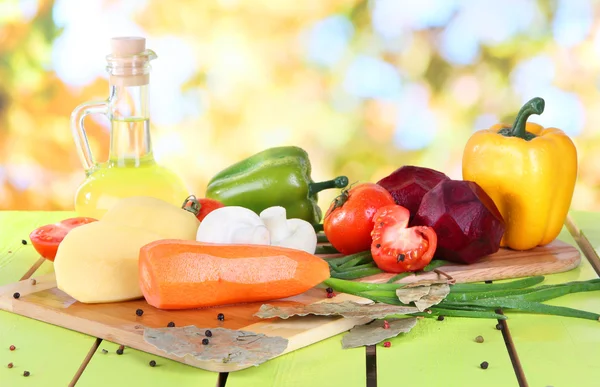 Samenstelling van groenten op lichte achtergrond — Stockfoto