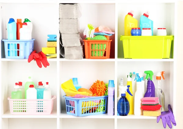 ホームのクローズ アップのための洗剤とパントリーの棚 — ストック写真
