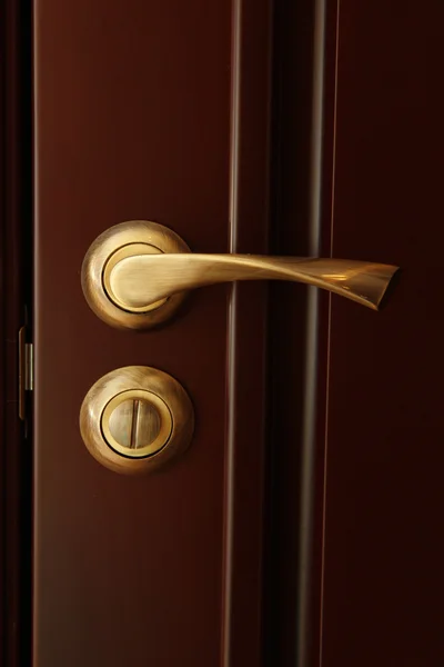 Zámek dveří a dveře zvládnout detail — Stockfoto