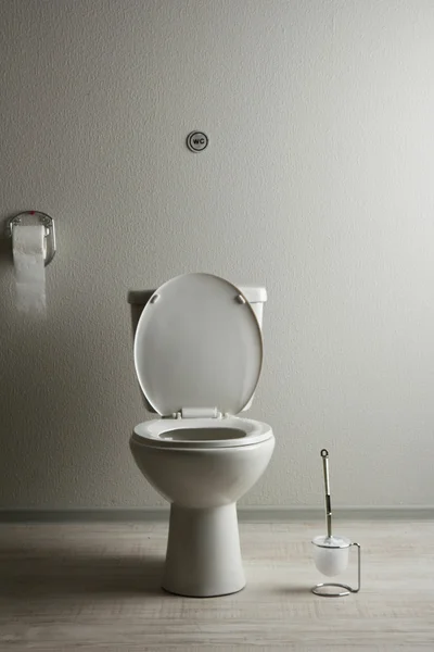 Fehér WC tál a fürdőszobában — Stock Fotó