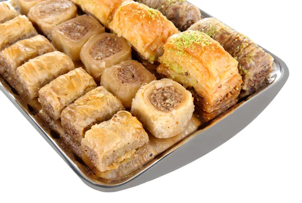 Baklava dulce en bandeja aislada en blanco — Foto de Stock