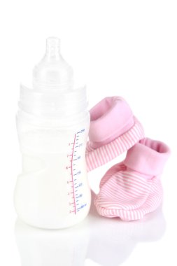 şişe süt formülü ile üzerine beyaz izole patik