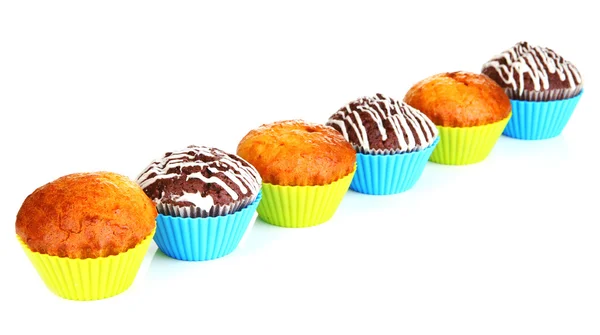 Zoete cupcakes geïsoleerd op wit — Stockfoto