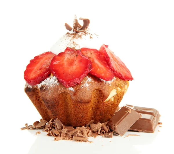Tasty muffin cake with strawberries and chocolate, isolated on white — Stock Photo, Image