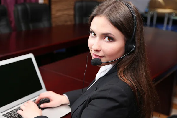 Call center operators at work — Zdjęcie stockowe