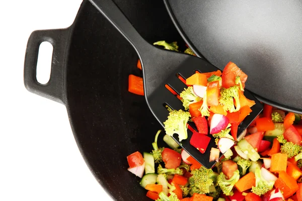 Ragú vegetal en wok, aislado sobre blanco —  Fotos de Stock