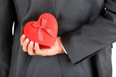 genç işadamı mevcut hediye kutusu, close up