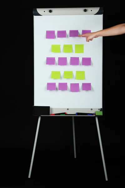 Flipchart su sfondo nero — Foto Stock