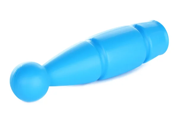 Skittle plástico colorido único de boliche de brinquedo isolado em branco — Fotografia de Stock
