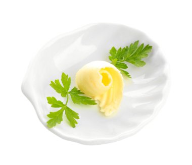 tereyağı curl tabakta üzerine beyaz izole