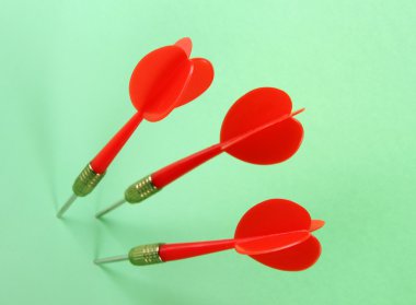 Dart mavi zemin üzerine