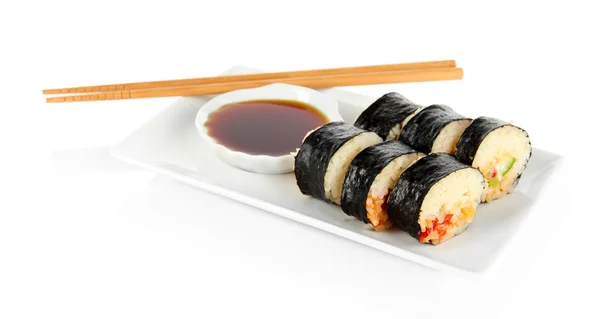 Sabroso sushi Maki - Rollo aislado en blanco — Foto de Stock