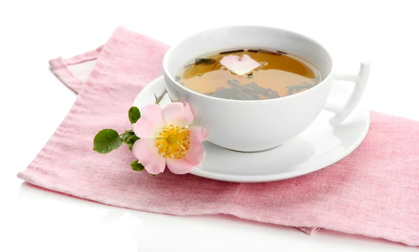 Bylinný čaj s hip růžové květy, izolované na bílém — Stock fotografie