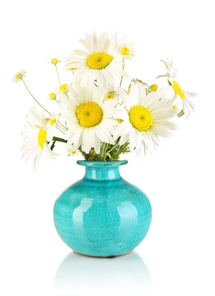 Beautiful bouquet chamomiles in vase isolated on white — Stock Photo, Image