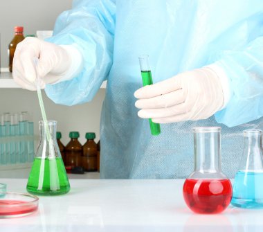 bilim adamı iletken araştırma laboratuvarında yakın çekim