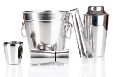 kokteyl shaker ve metal buz kovası whit üzerinde izole