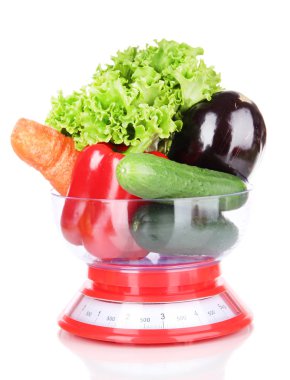 beyaz izole ölçeklerde taze sebze